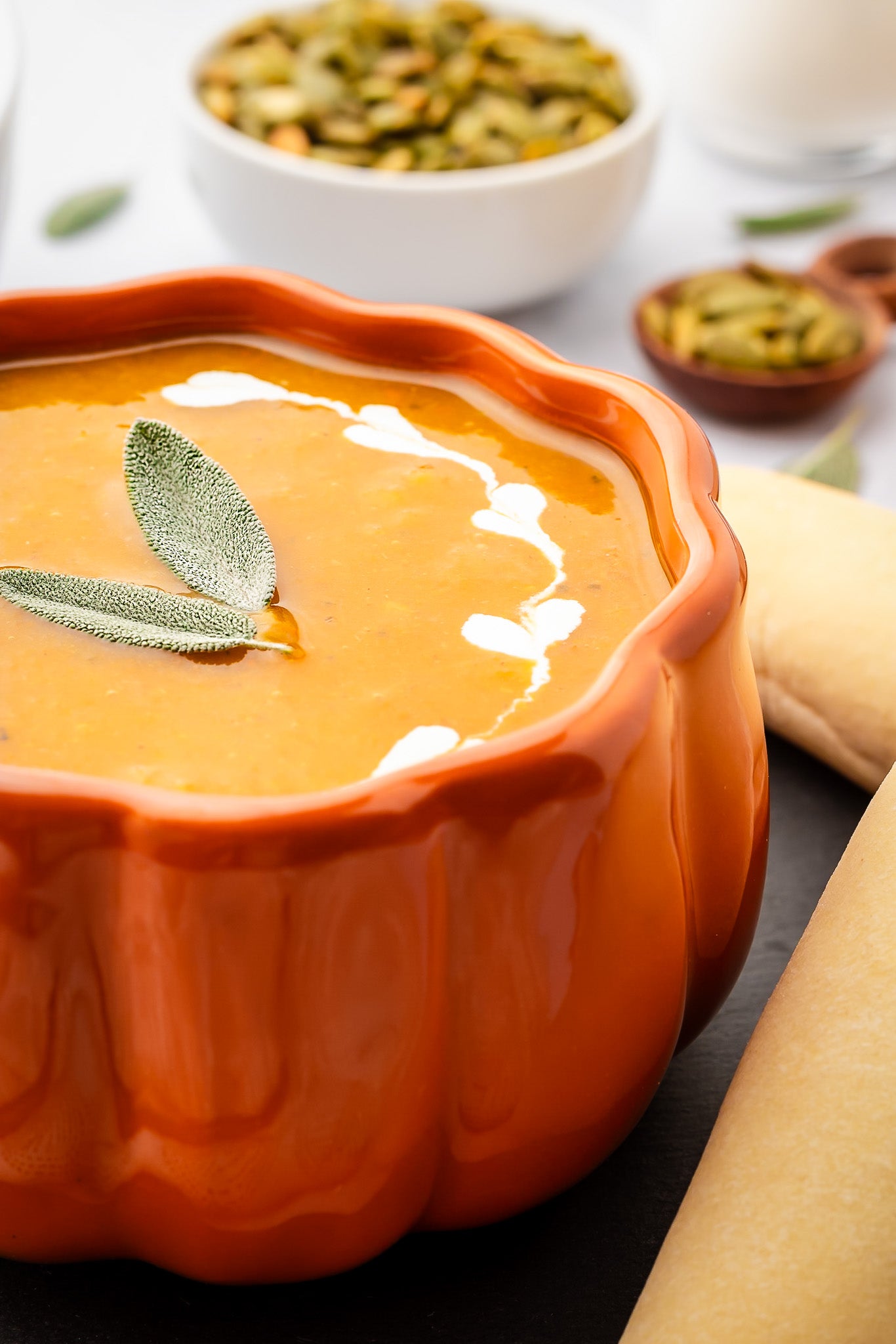 Slow cooker pumpkin soup